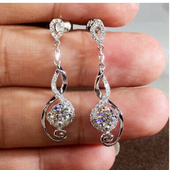 Jewelry - NEW 925 Sterling Silver 🎶 Earrings